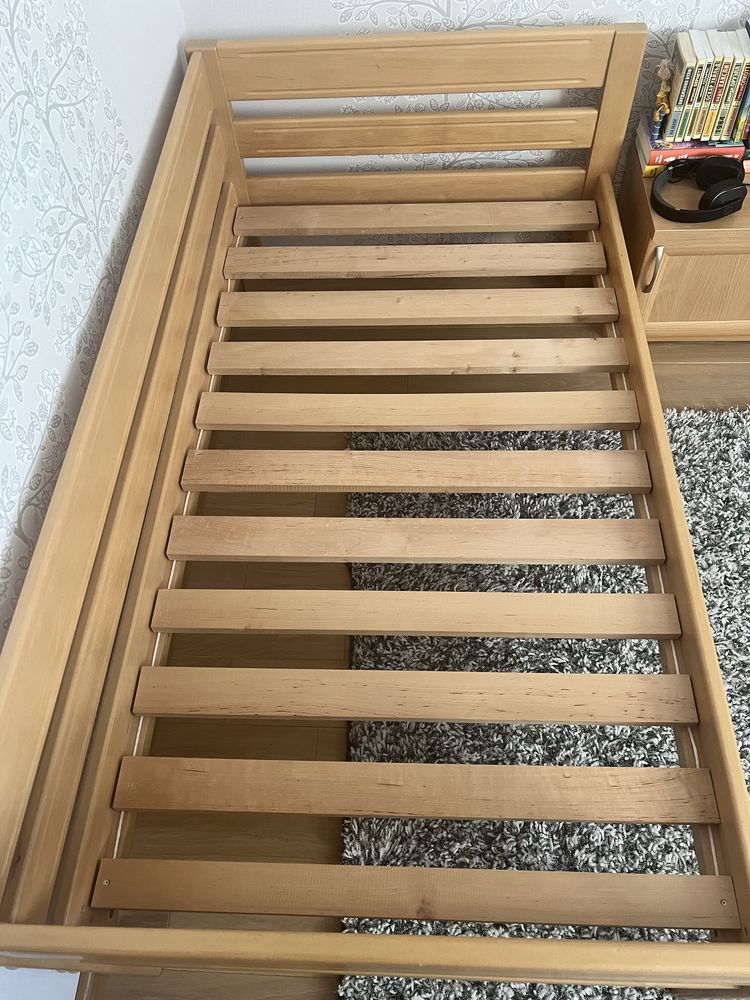 Ліжко дитяче , натуральне дерево