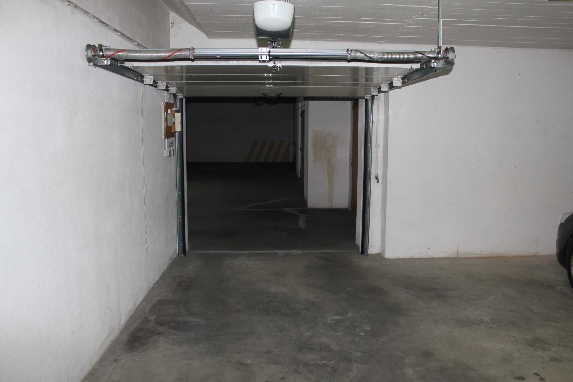 Garagem Interior para 2 carros em Massamá