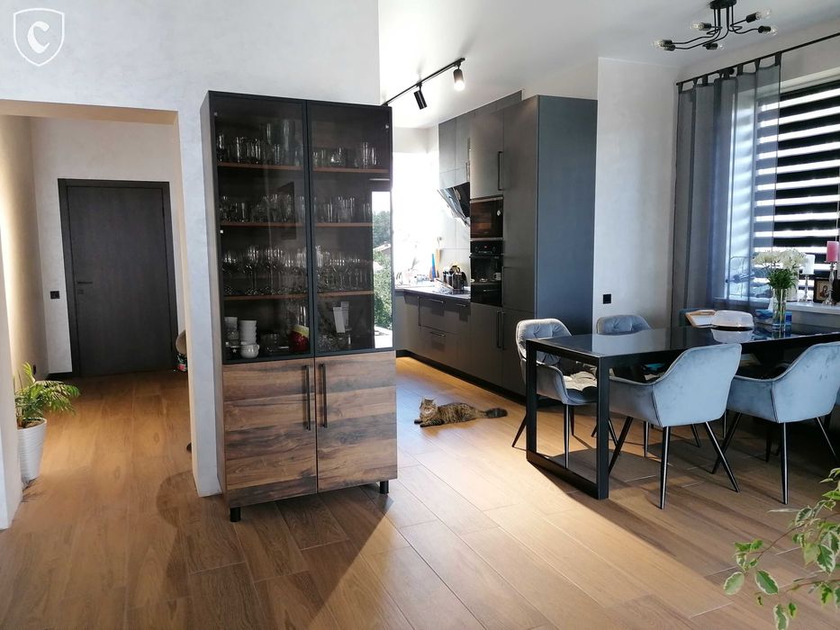 Будинок з меблями + басейн + футбольне поле. Старі Петрівці