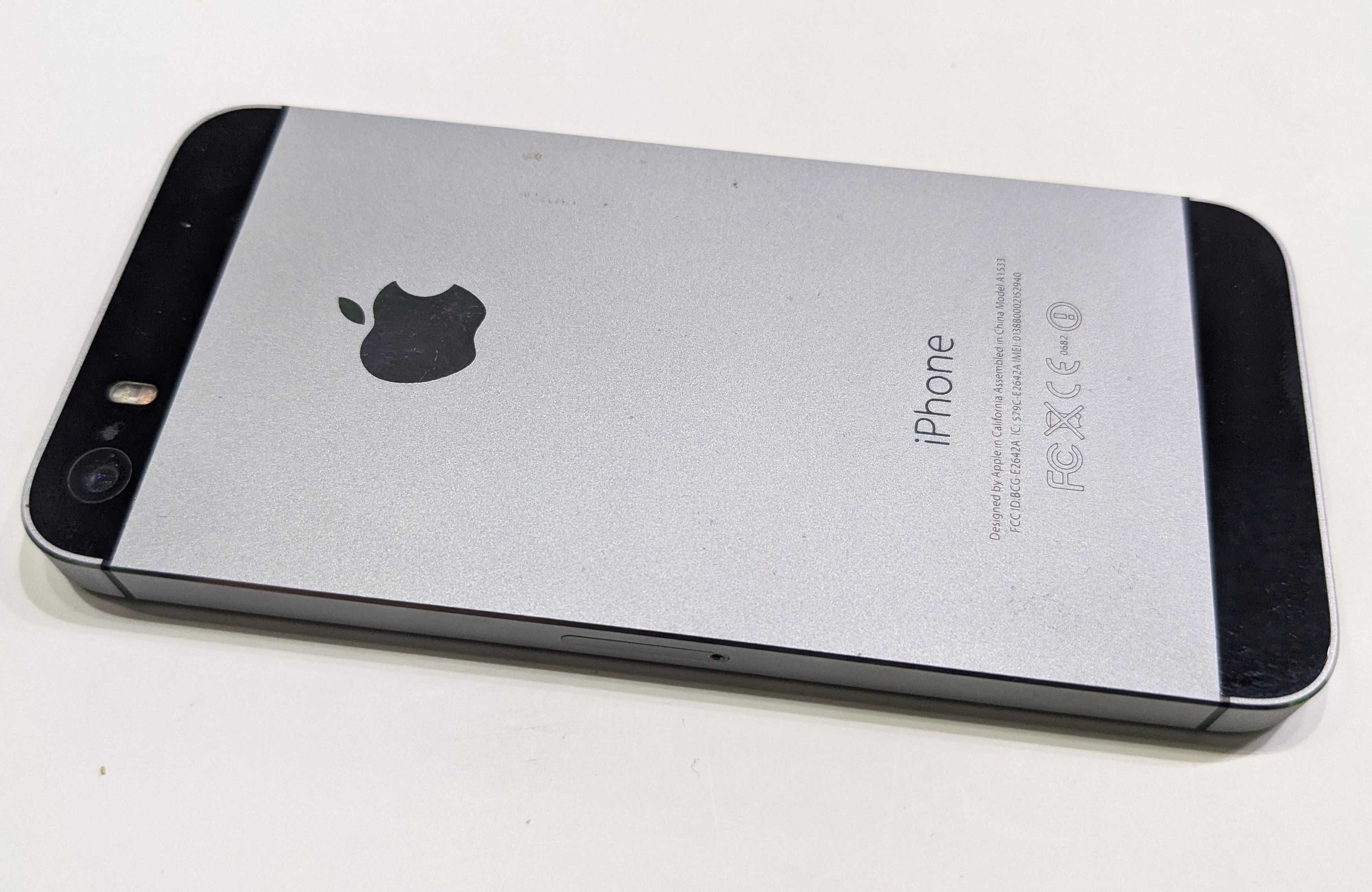 Apple iPhone 5s Space Gray телефон – на запчасти