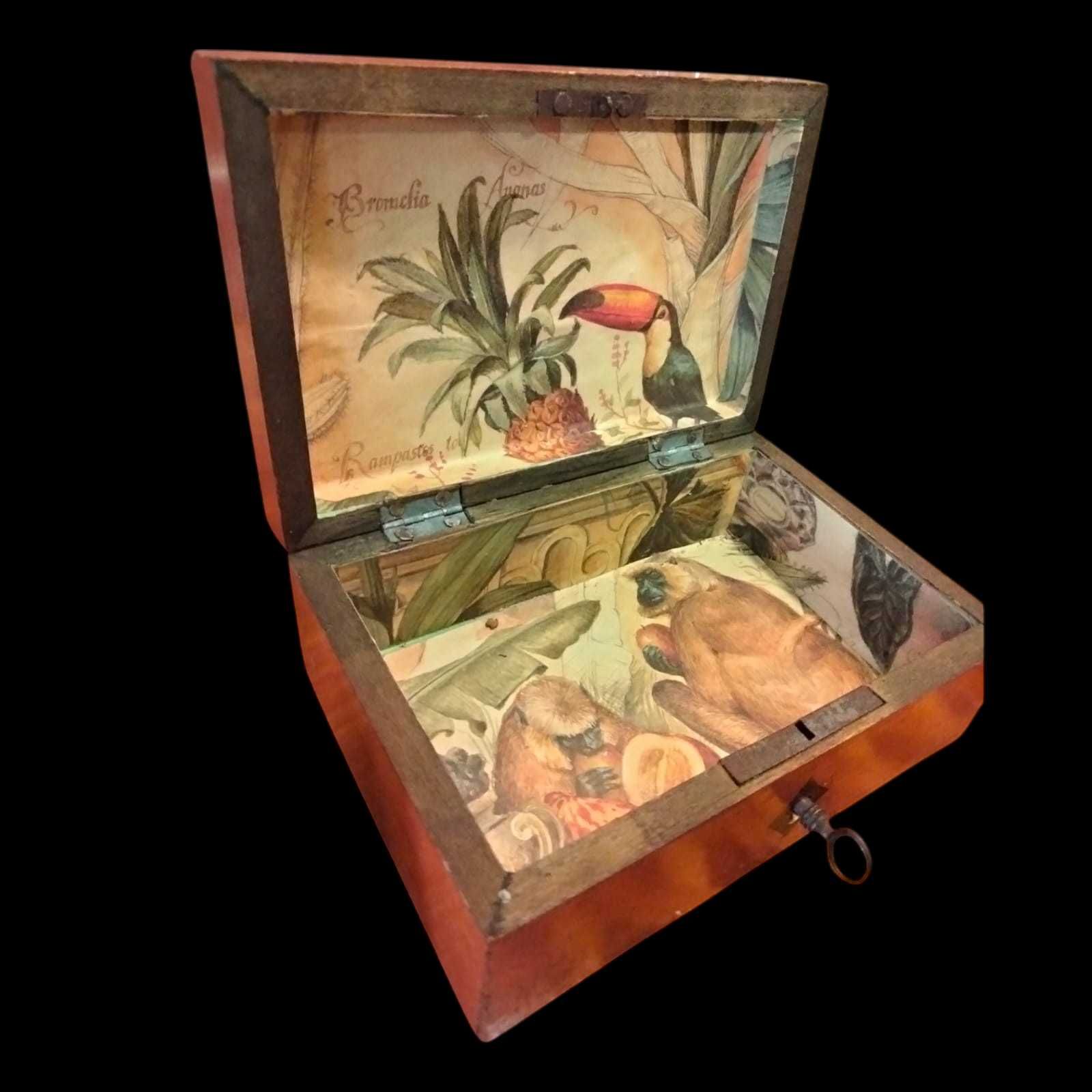 Elegante de la Caixa Inglesa Antiga para Baralho com Decoração Exótica