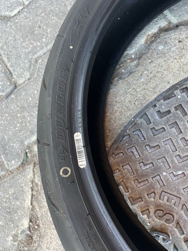 Pneus de mota em bom estado