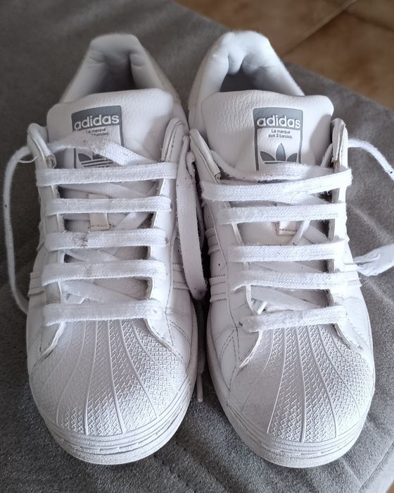 Tênis adidas superstar