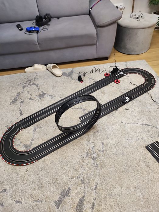 Tor wyścigowy Carrera Go, na dwa auta elektryczny