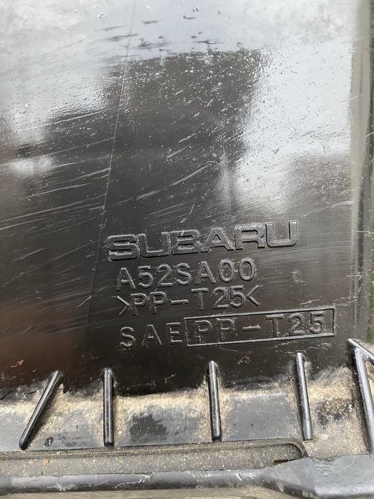 Корпус воздушного фильтра Субару WRX STI 2003 г