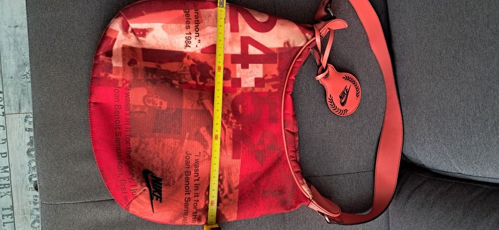 Летняя яркая сумочка  NIKE