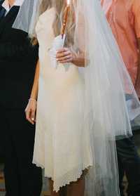 Белое платье, можно как свадебное, на венчание