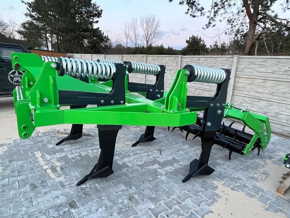 Uslugi rolnicze wynajem ciagnika mulczowanie sianie uprawa siew kukury