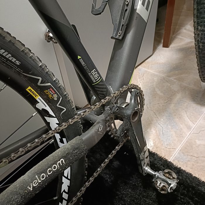 Bicicleta btt  btwin 
Discos shimano xt .
Travões Shimano xt 
Transmis