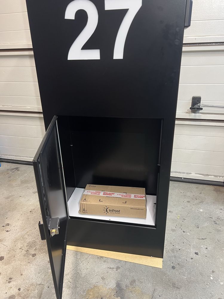 Słupek multimedialny multibox