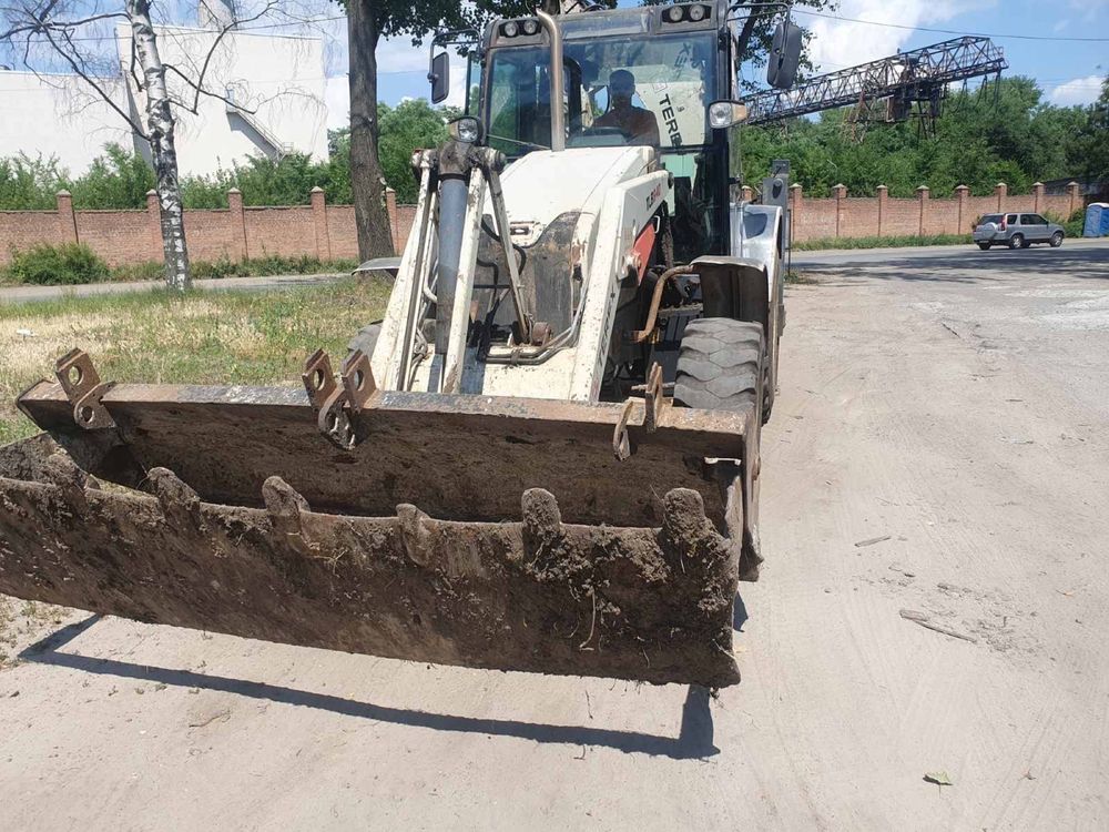 Продам экскаватор погрузчик Terex TLB 840