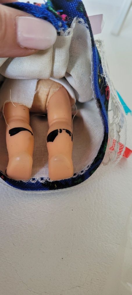 Stara lalka w stroju ludowym kolekcjonerska 18 cm z PRL