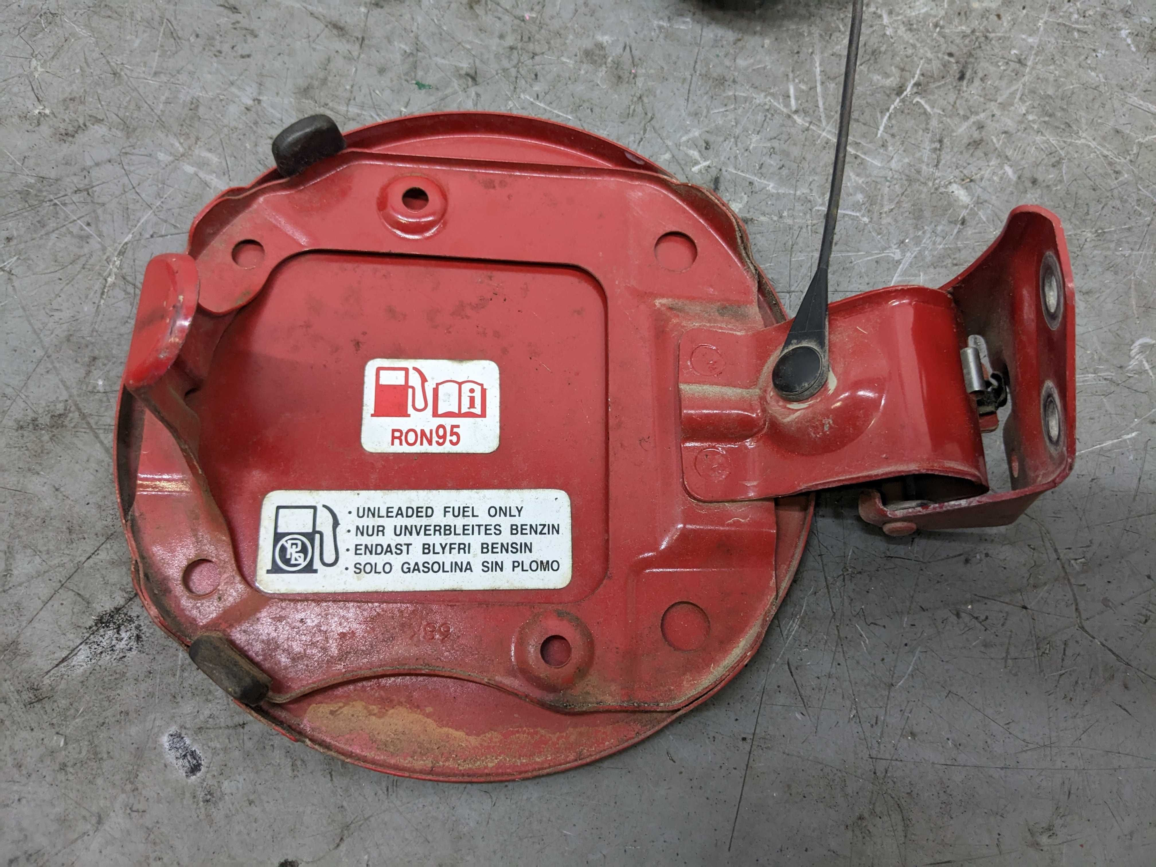 Suzuki Alto Klapka Wlewu Paliwa Korek Lakier Z9T