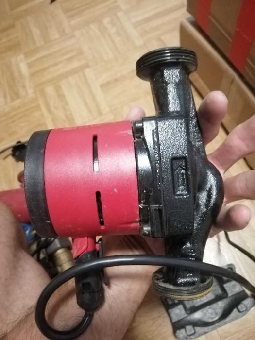 Циркуляційний насос grundfos alpha1 25-40 180   б/у