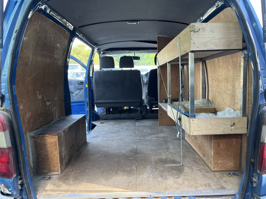 Toyota HiAce (2.5 дизель )