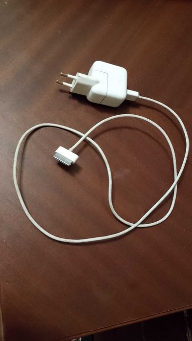 Оригинальное зарядное устройство для гаджетов Apple (iPad,iPod,iPhone)