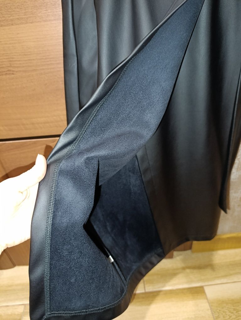 Продам юбку миди на запахе из ЭКО кожи