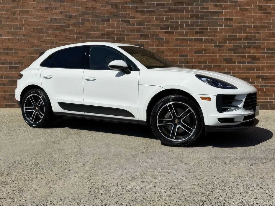 Porsche Macan S      2020