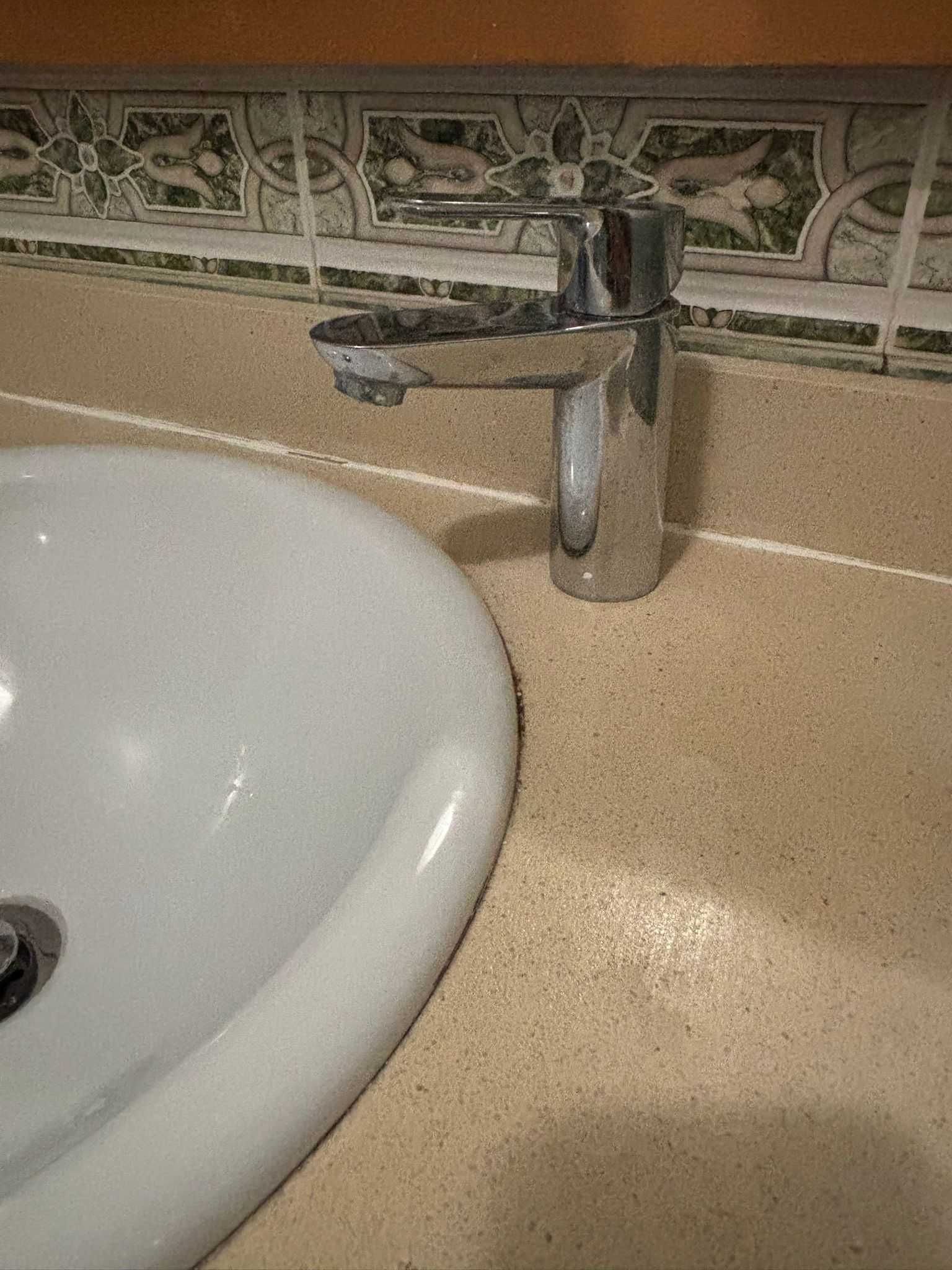 Móvel Casa de banho com lavatório e espelho