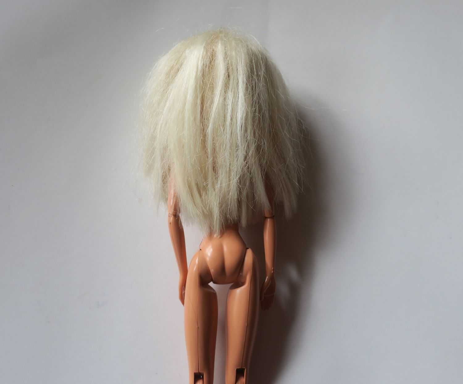 Lalka Barbie z ruchomymi stawami
