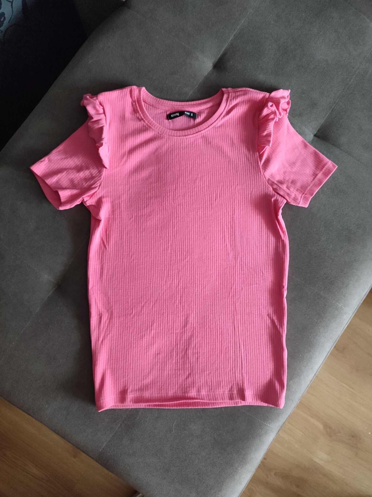 Bluza z falbankami przy ramionach krótki rękaw r.S różowa