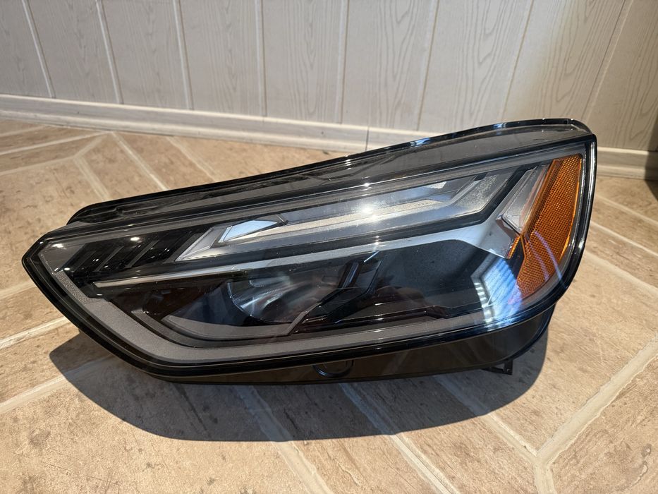 Audi q5 lampa przednia lewa