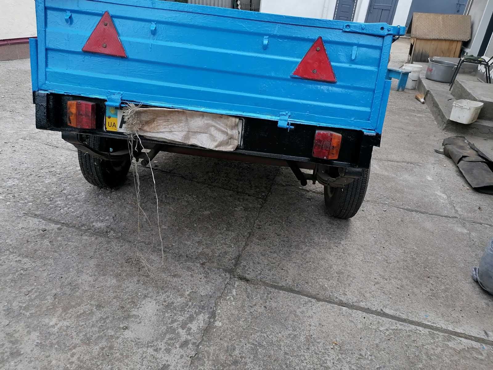 Вантажний причеп