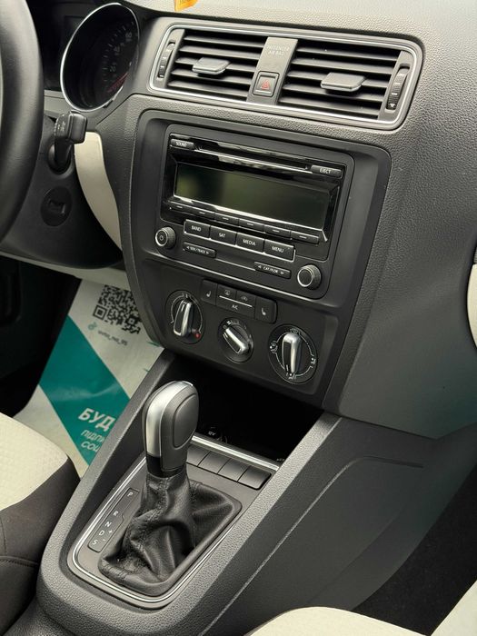 Продам Volkswagen Jetta 2014 рік можлива розстрочка,кредит,обмін!