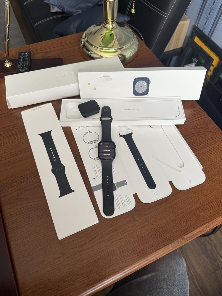 Продам Apple watch series 8