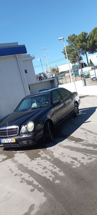 Mercedes Benz E220