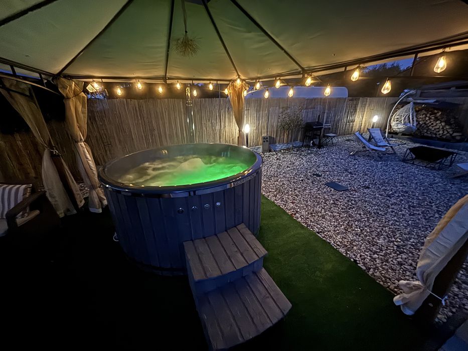 Apartament nad jeziorem z balią, balia, domek