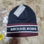 Michael Kors czapka one size granatowa drk midnight z dużym logo miękk