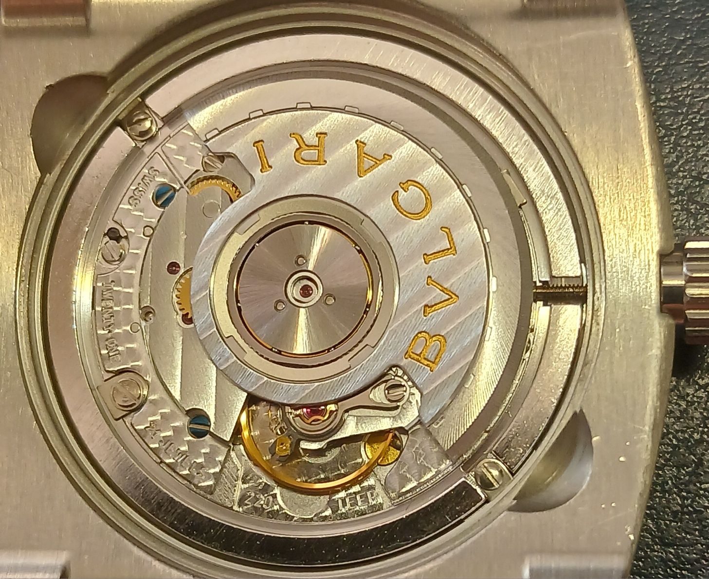 Чоловічий годинник Bvlgari Ergon EG40