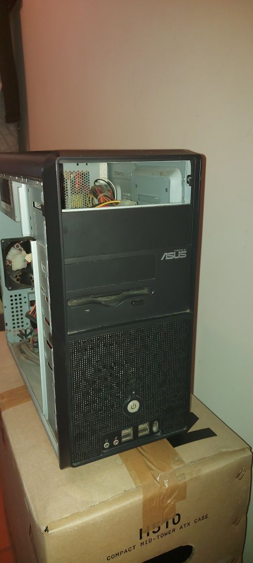 Torre PC Asus vintage