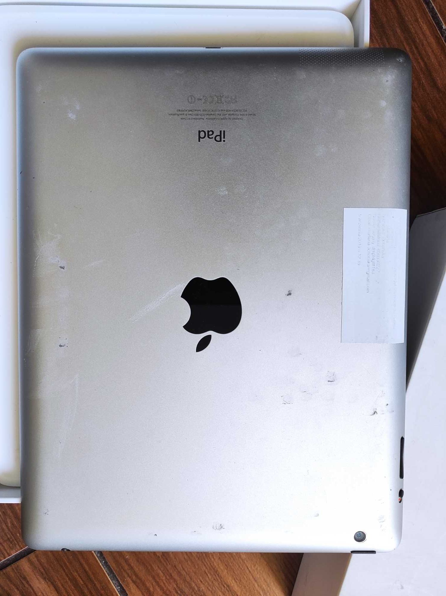 iPad 4 gen 32GB, model A1458, srebrny