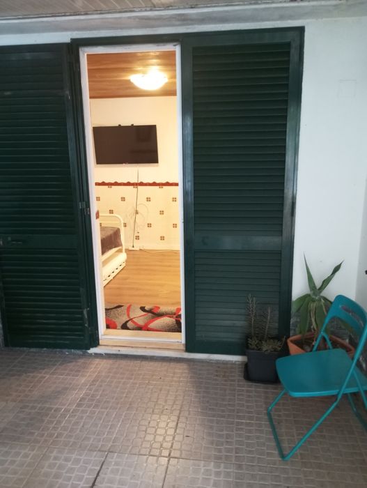 Alugo quarto independente/ T0 Olivais Norte