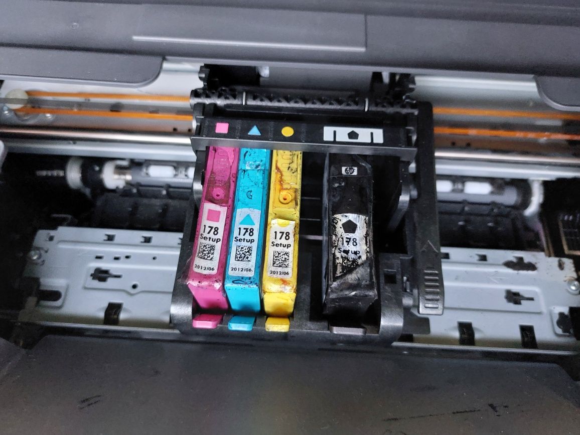 МФУ принтер сканер копир HP  B010