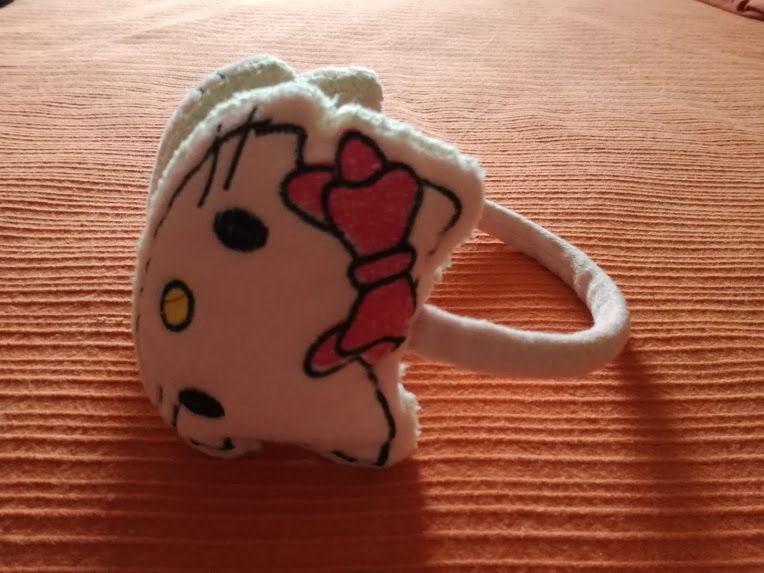 Chapéu e Tapa Orelhas Hello Kitty, 3 Anos