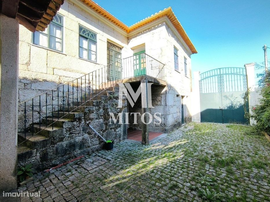 Moradia T4 em pedra para venda em Vila Franca - Viana do Castelo