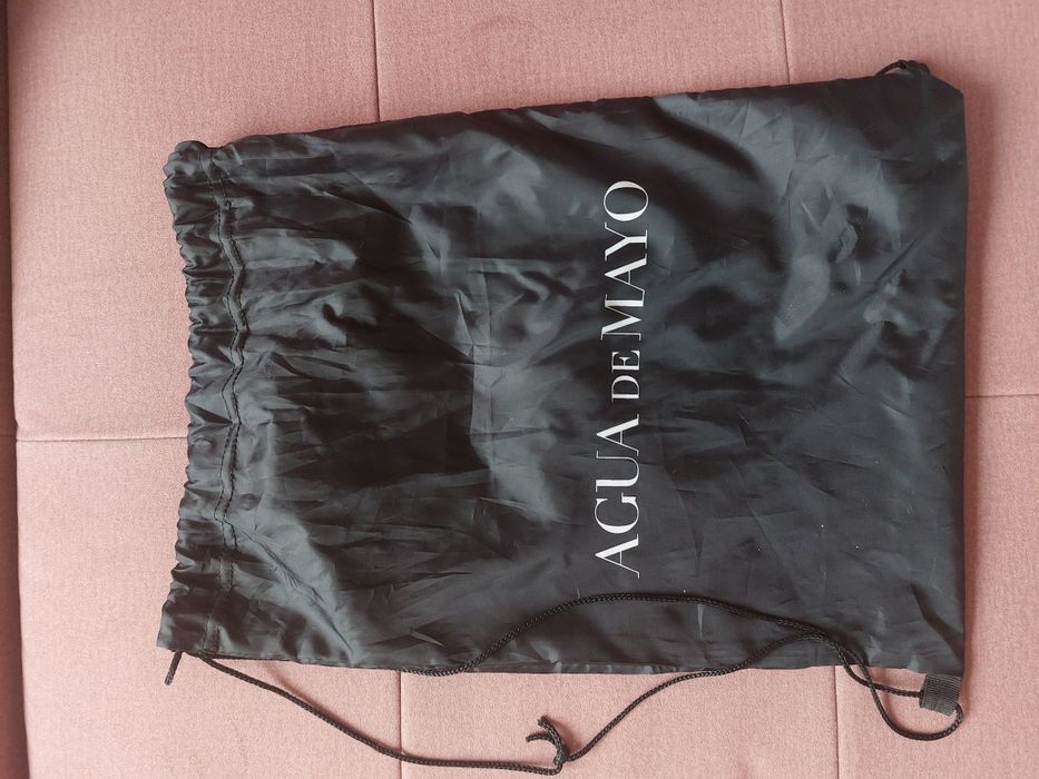 Adidasy Agua de Mayo