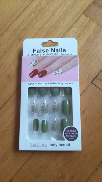 Zestaw 12 paznokci w kolorze zielonym