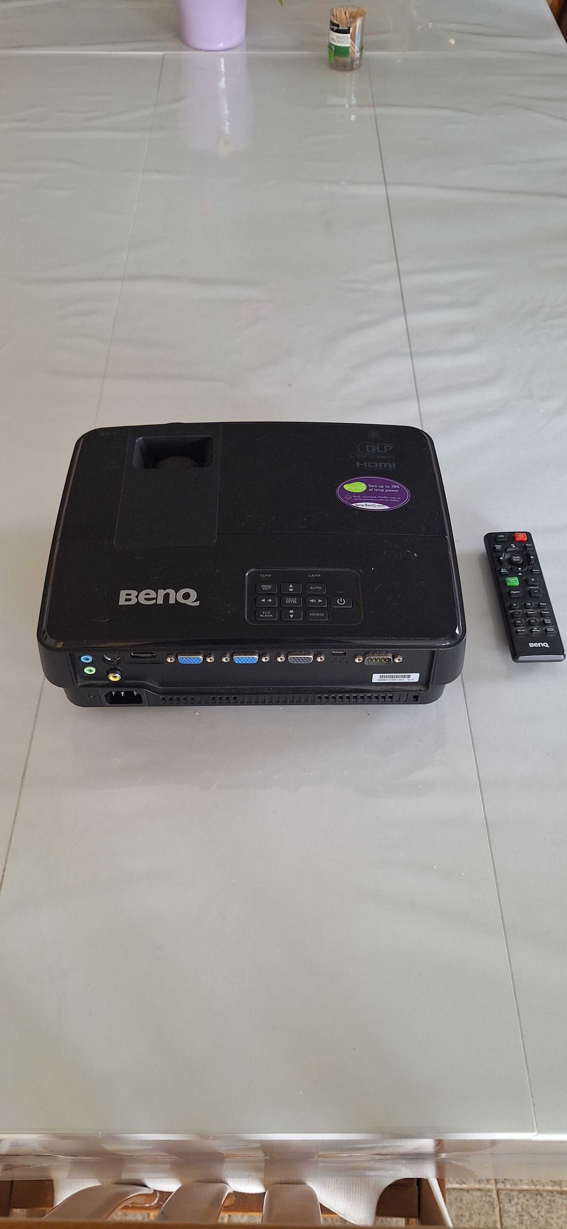 Projetor BENQ MS521 com Tela Suspensão Manual NAPOFIX 240X240
