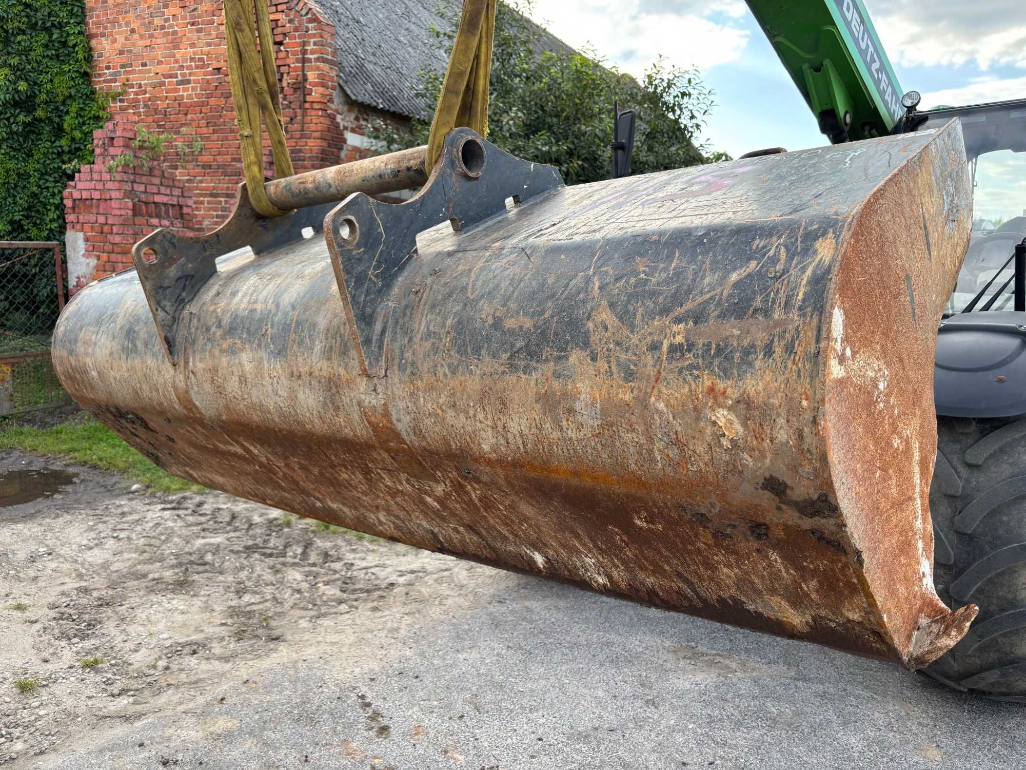 Łyżka szufla 2,40m ładowarki Manitou MLT 523 MT 732 oryginał do ziemi