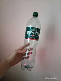 Пусті пляшки з-під мінеральної води