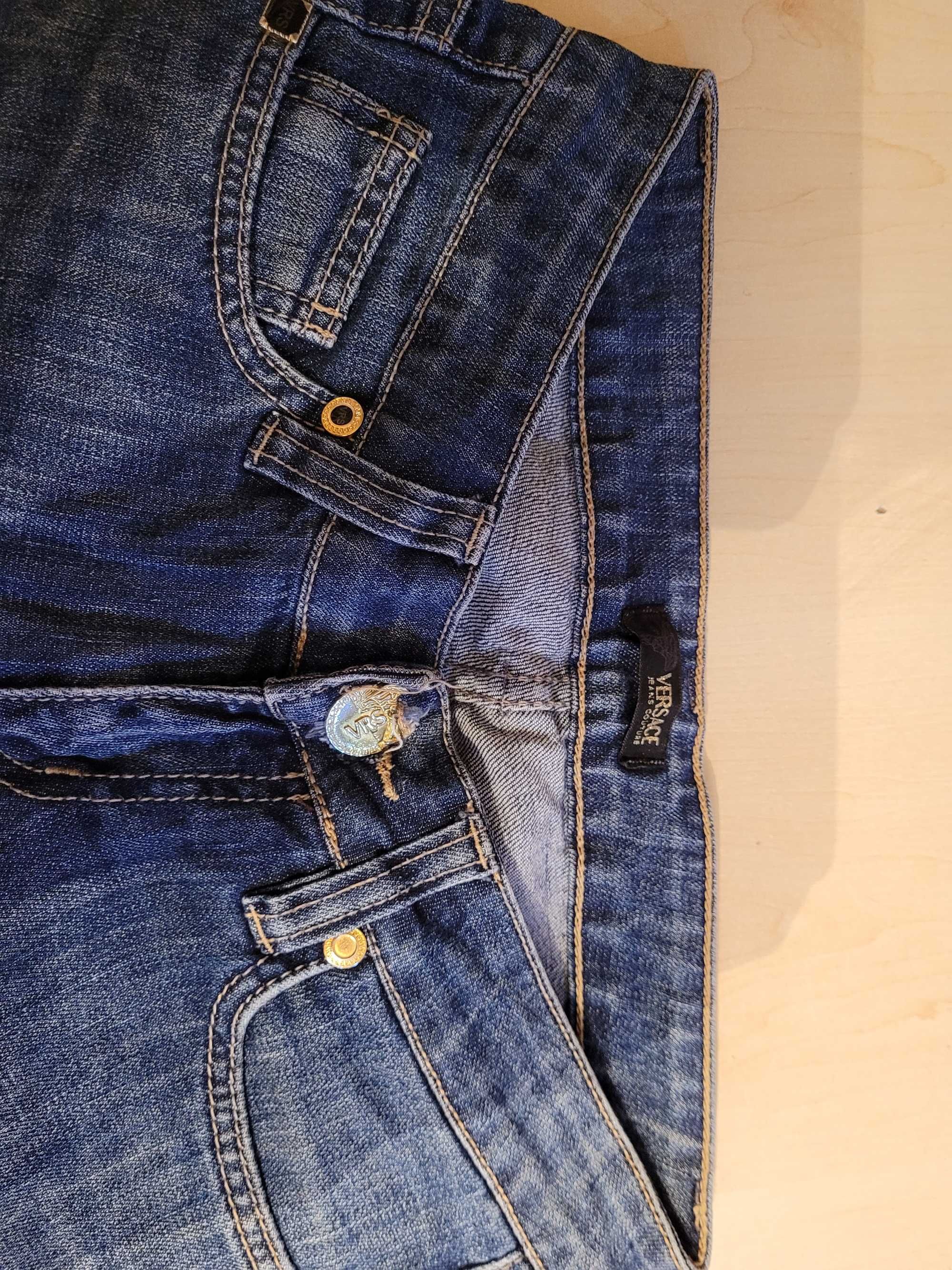 Spodnie jeansowe versace