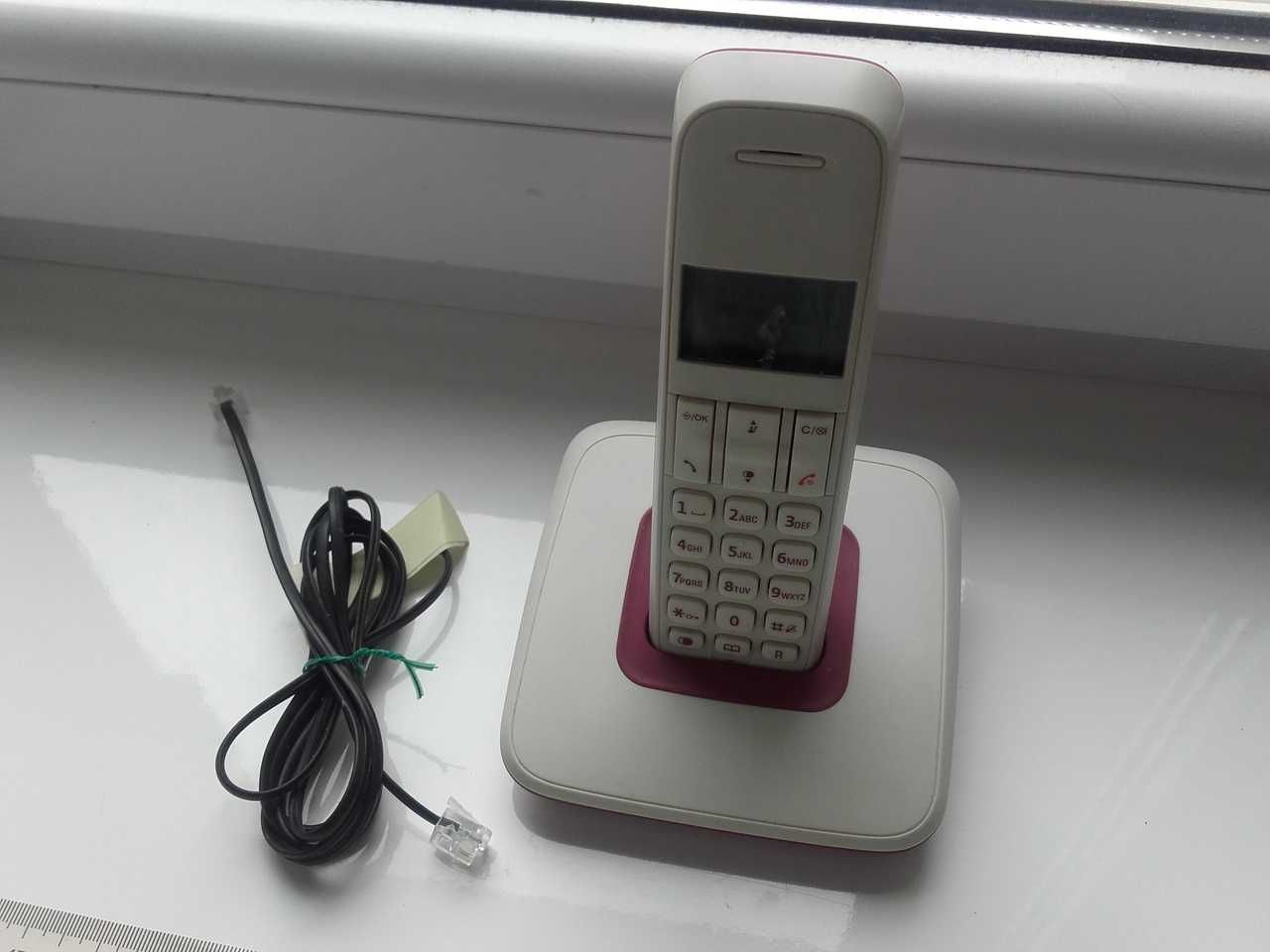 Telefon stacjonarny bezprzewodowy Carrefour CDP110S,