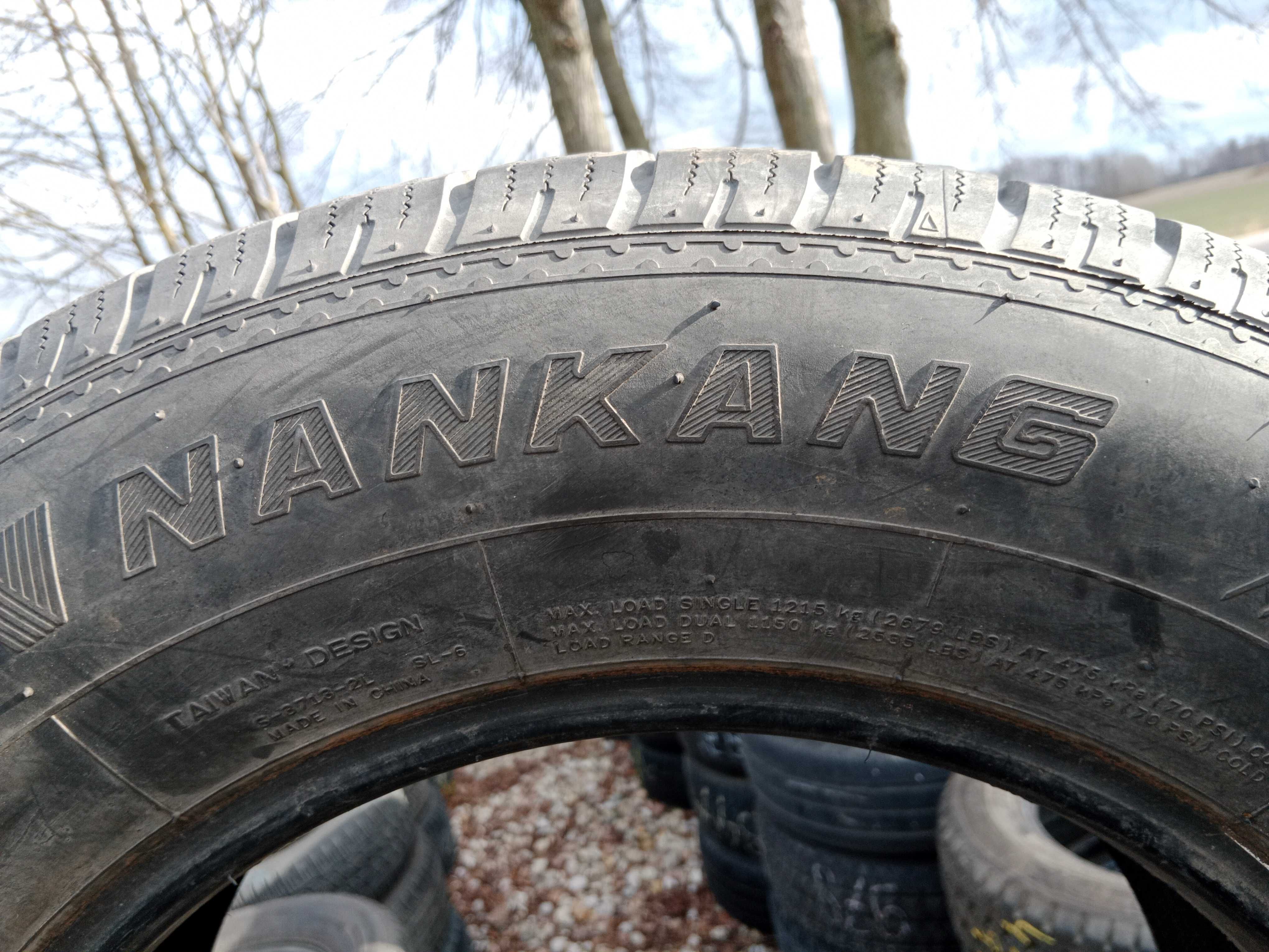 Opona używana zimowa 235/65R16C Nankang Snow SL-6 1szt.