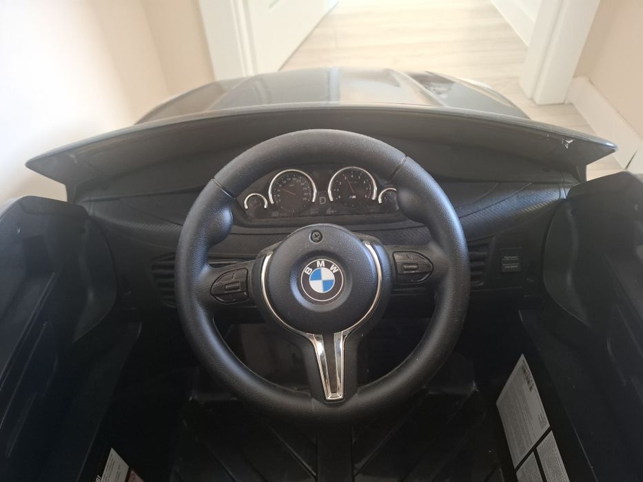 Samochód bmw x6m na akumulator