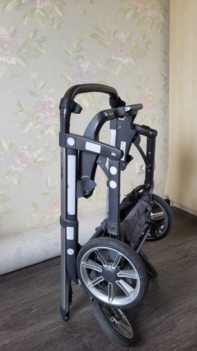 Коляска 4 в 1 Inglesina Aptica