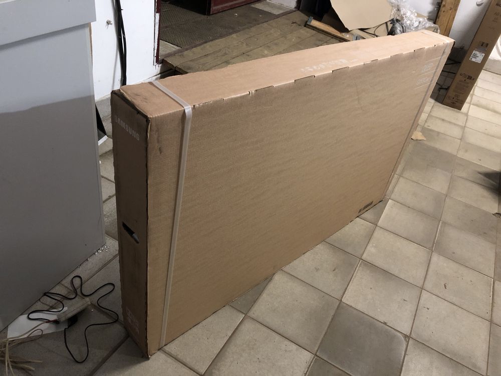 Телевізор Samsung QE-85Q60C, 75Q60C, 65Q60C, 55Q60C, 50Q60C